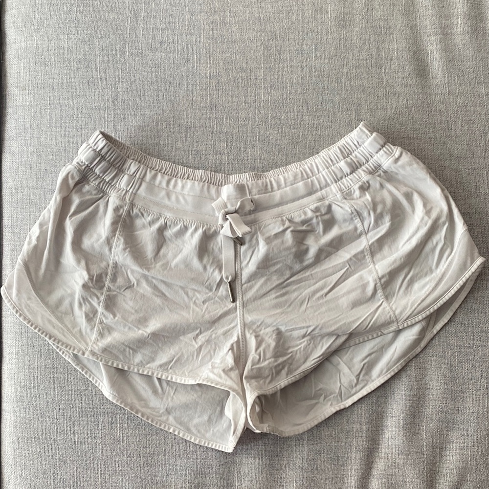 Lululemon Hotty Hot Shorts 2.5” White Size 10